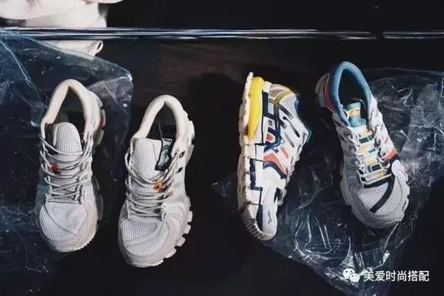 国潮中国李宁燃爆巴黎时装周!1800万粉丝超模Bella争相上身!