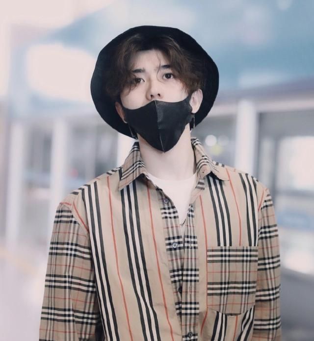 后续!输给周杰伦之后,蔡徐坤粉丝要求微博开发票! 皇冠游戏网