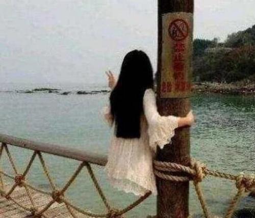 类型动态动漫图:女生,快把腿放下来吧!吓着人了姑娘内涵九种趣味图片