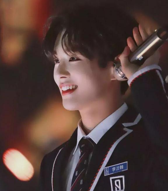 李汶翰喜提UNINE队长,大型偶像选秀节目有售