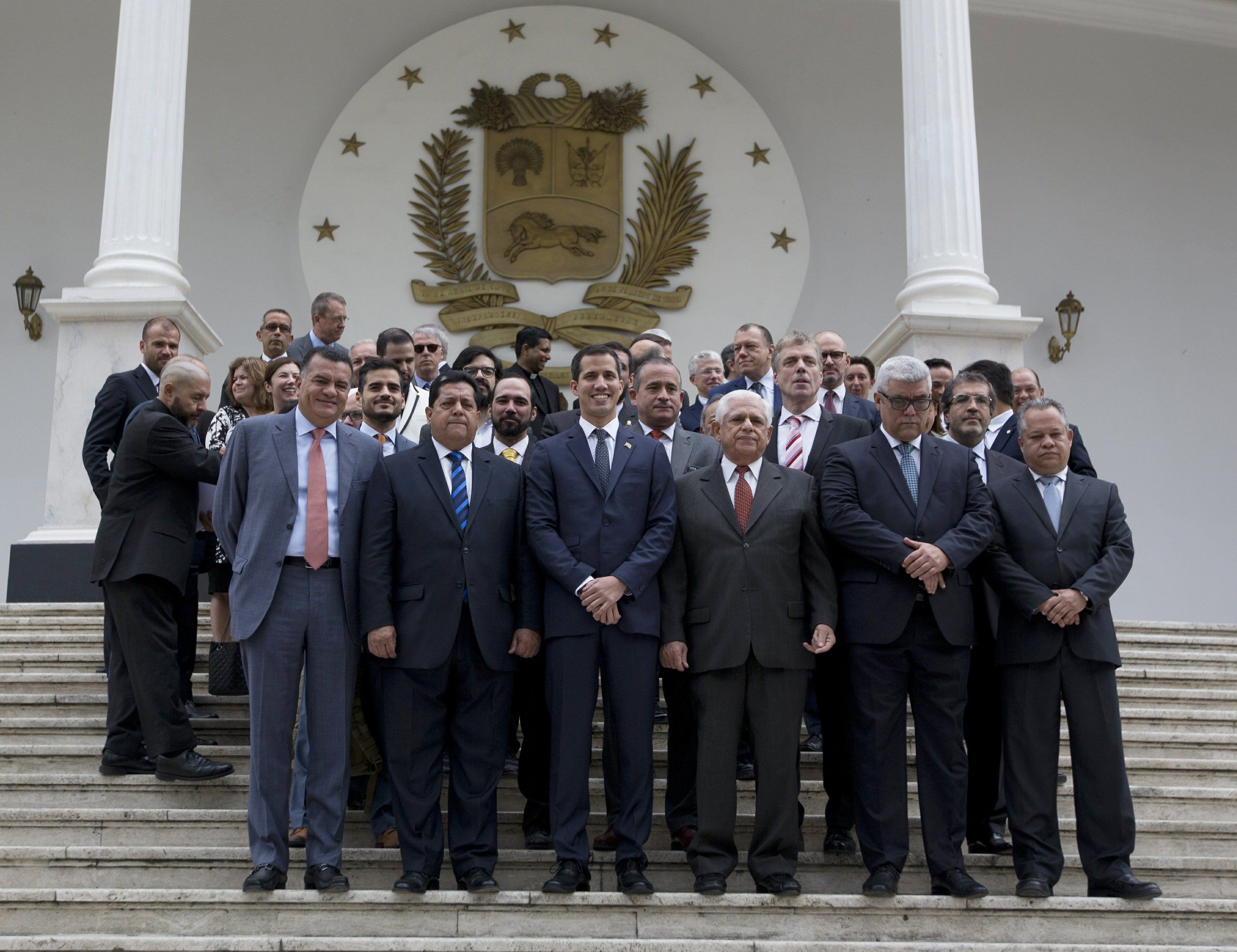 年轻有为!委内瑞拉80后当选国民议会主席