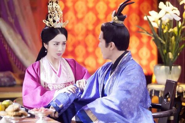 独孤天下独孤曼陀和李昞相差几岁?小说结局嫁