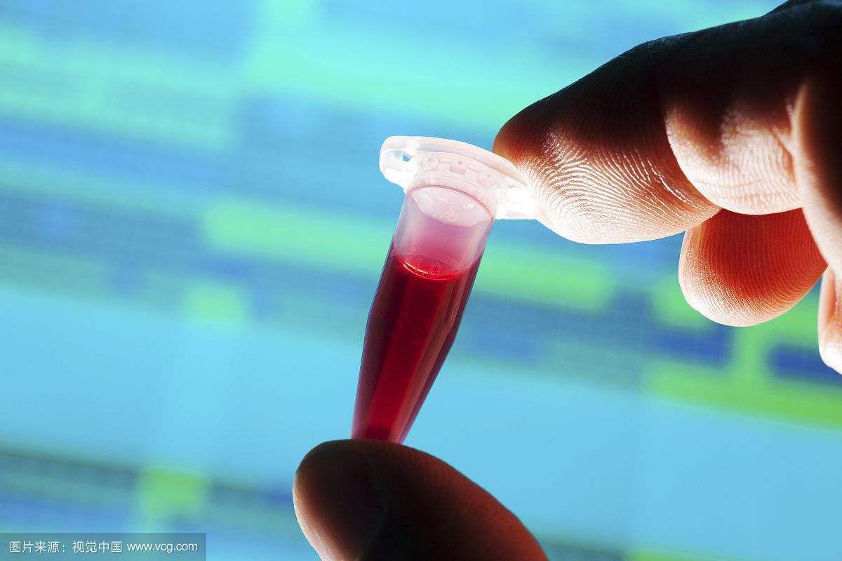 大学生发明摘得大奖: 一滴血能筛查16种早期癌症