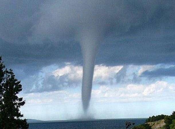 河南虞城遭龙卷风袭击?那只是尘卷风,它们有啥