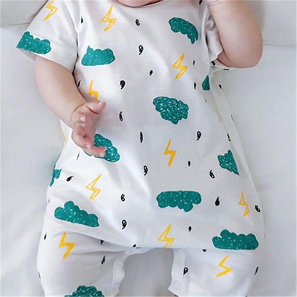 夏天宝宝很怕热,买件这样的包屁衣,穿起可爱