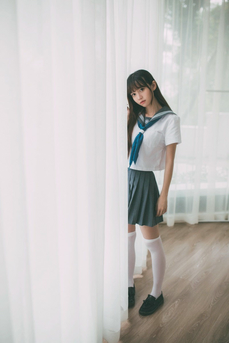 学生装素颜清纯刘海白美女丝袜么情趣内衣淘宝卖挣钱图片