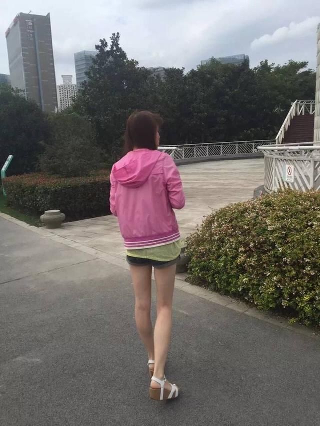 3月的西安街头穿什么的都有