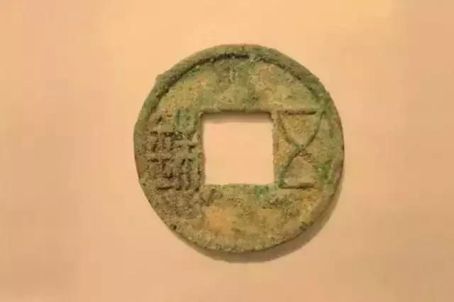 一枚钱币拍出3680000元！这26种中国钱币之最，快翻翻你家有没有