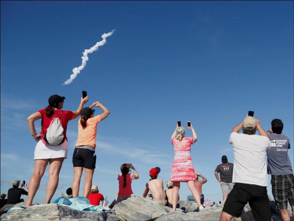 SpaceX猎鹰重型火箭回顾：它不是马斯克玩具，而是人类航天里程碑