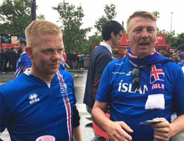2018世界杯大事件,冰岛队队员竟然都是邻居,门
