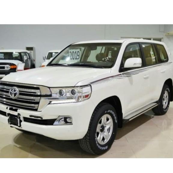 2019款手动挡的丰田陆地巡洋舰来了,没想到配