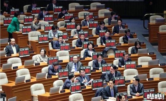 韩国反外挂放大招：传播外挂或判5年！网友：吃鸡有救了！