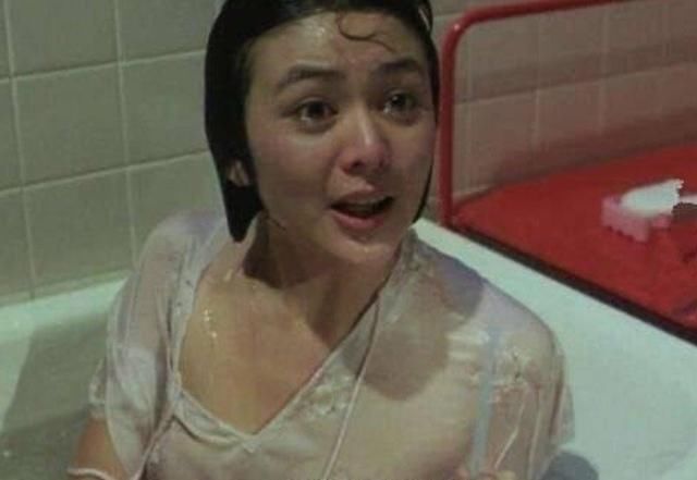 关之琳夏日福星湿衫、两点隐现险遭罚