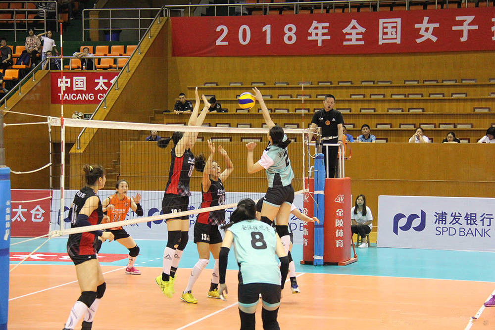 全国女排冠军赛结束第三个比赛日争夺,强弱分