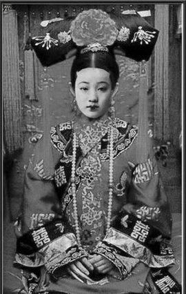 清末最美嫔妃，照片令人惊艳，后得罪太后，被活生生丢到井中淹死