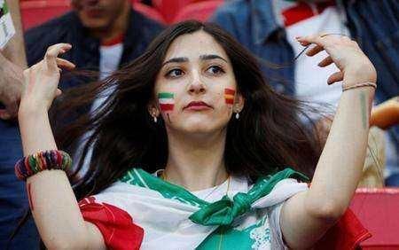 伊朗女球迷世界杯观众席上靓丽的风景线