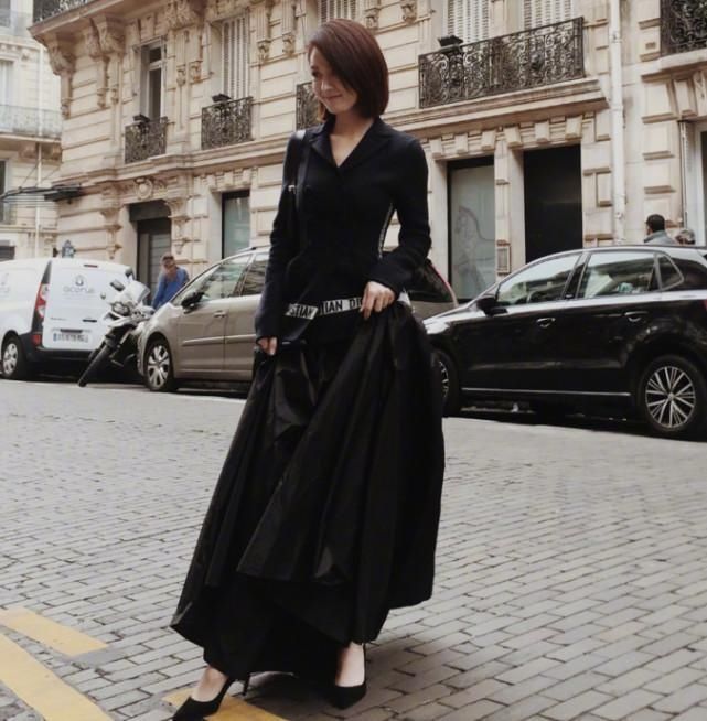巴黎时装周赵丽颖、王子文时髦街拍,宋茜的皮