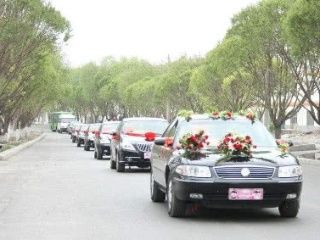 奔驰GLC 260L对比奥迪Q5L 45TFSI,L版本的王