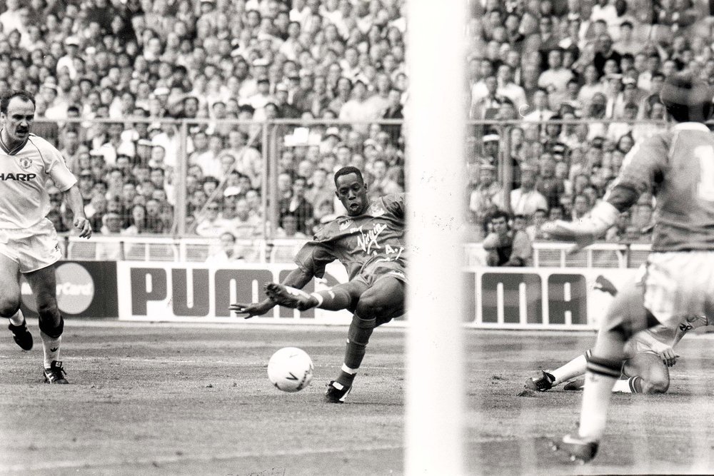 伊恩赖特自述:被霸凌的童年 曾经放弃的足球梦