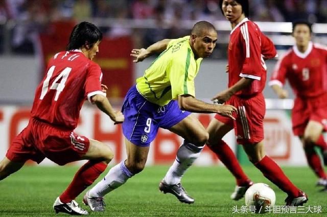 02年世界杯巴西对中国进球的4球员今何在?3人