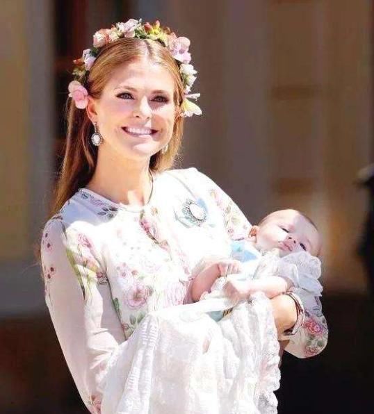 西班牙和瑞典大公主皆叫莱昂诺尔,相差9岁皆美