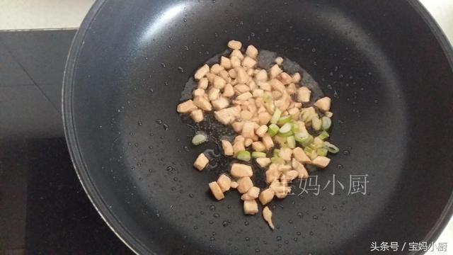 春天要是错过这饭就白过了，有肉有水果口水流满地，做法老简单了