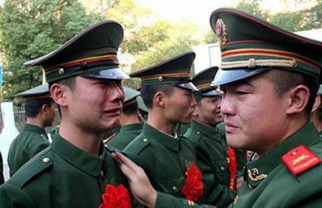 中国数十万军人退伍后的工资有多少?现状令国