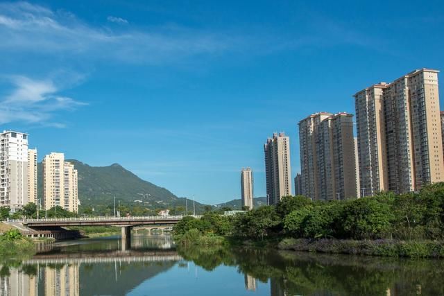 开发商都往三四线城市跑, 拿地扩张越来越凶, 房价下跌无望了