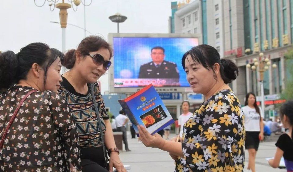 府谷公安强化线索摸排核查机制助力扫黑除恶专