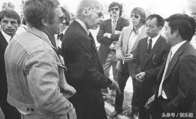 直击李小龙葬礼,妻子披麻戴孝不知其死因,儿子多年后也被射杀! - ljj_1951 - ljj_1951的博客 直击李小龙葬礼,妻子披麻戴孝不知其死因,儿子多年后也被射杀! - ljj_1951 - ljj_1951的博客