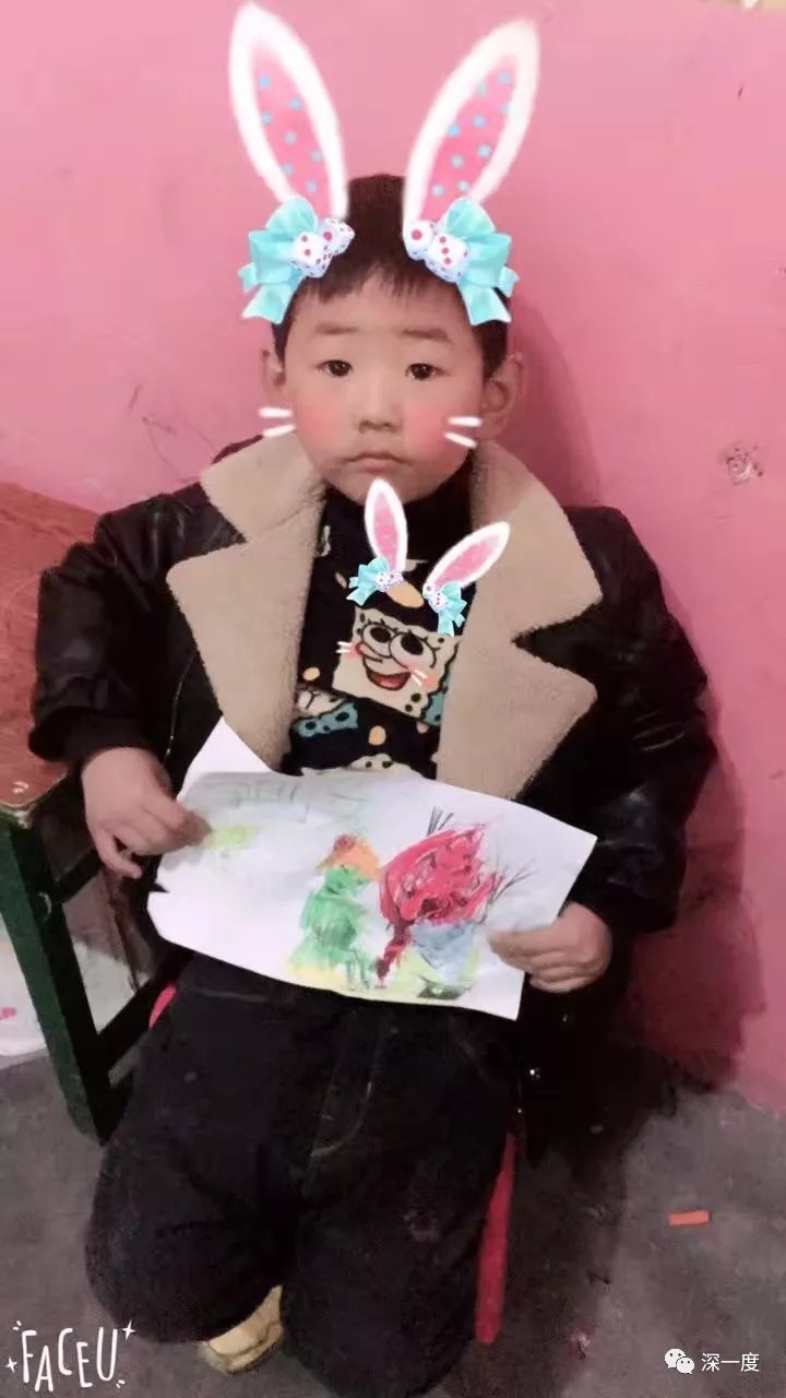 8岁男孩疑似坠井身亡 家属质疑:井口还没他肩膀宽