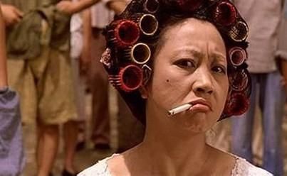 洪金宝,成龙都得对这位包租婆用尊称!只演一角成为永恒的经典!