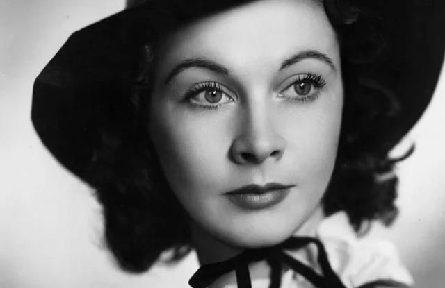 世界上眼睛最好看的5个女明星,有的像蓝宝石,