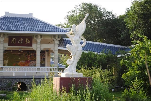来兰州植物园，享受绿水春光带来的舒适感