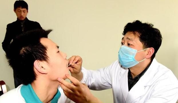 别拿口腔溃疡不当病,从溃疡到口癌可能只差1