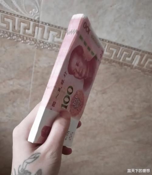 很疑惑为什么这个是波浪线而不是直线？哈哈专业评论就是不一般！