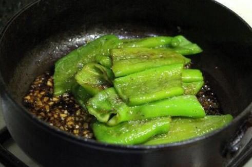 虎皮青椒是我吃过最好吃的素菜,口感鲜嫩,绵而不烂,给肉都不换!