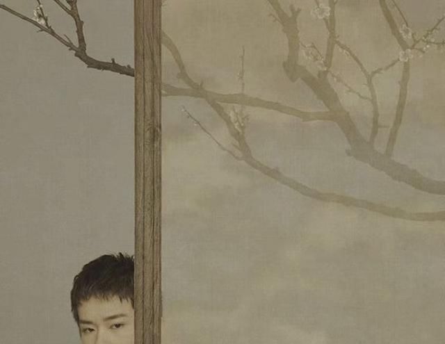 易烊千玺登《时尚芭莎》电子刊 国风少年穿越