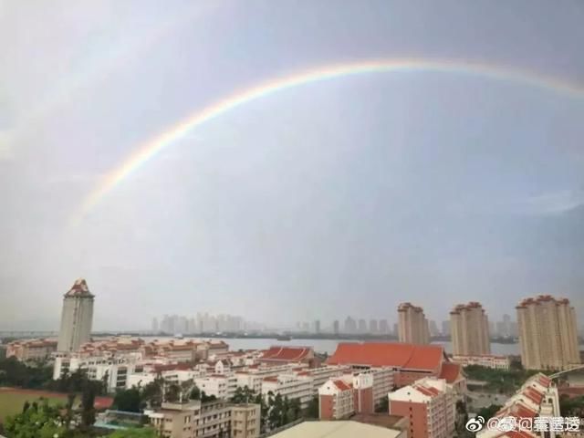 暴雨+雷电！厦门气象台连发预警，大风大雨已到！今晨竟出现了双