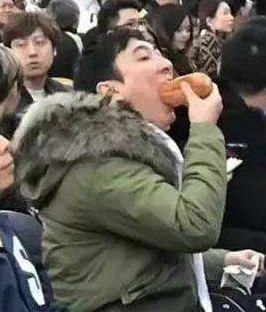 IG冠军皮肤公布,王思聪吃热狗皮肤,引人注目