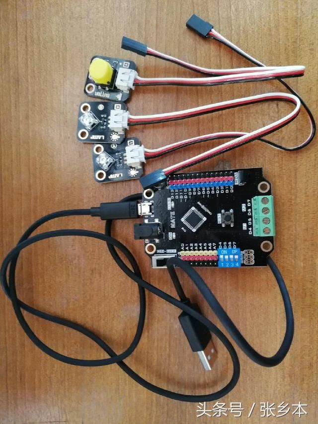 日常生活中的双闪灯,霓虹灯是如何制作的