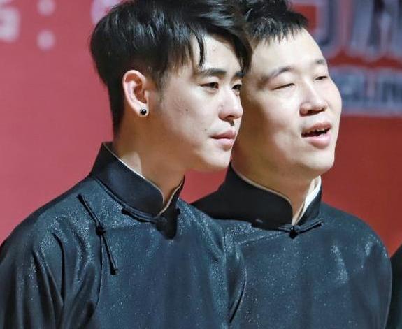 张云雷为什么只有脸胖了,身体还那么瘦,莫名的