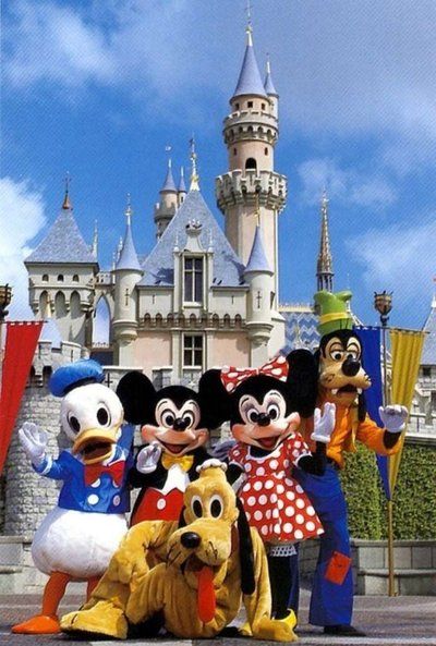 神操作!90后女生高买低卖迪士尼门票 套现700