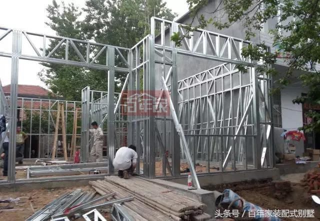 分享湖南小伙自建轻钢别墅建造过程，短短25天就建好了