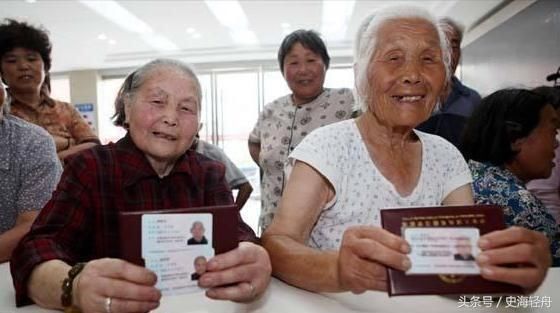 农民一次性补缴九万元,六十岁后月领一千多养老金,真划算!