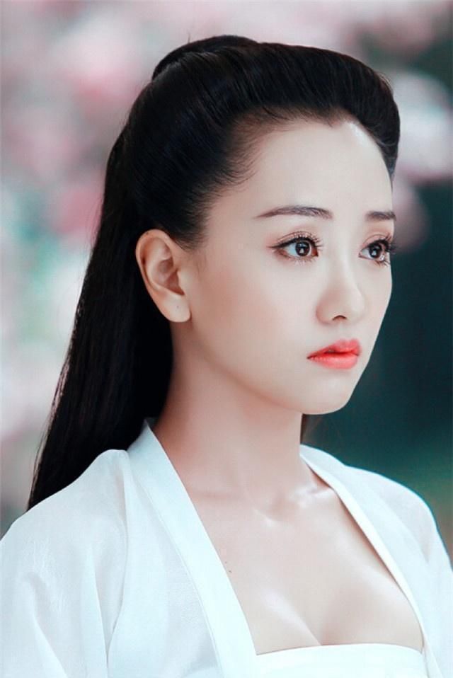 张艺谋等她四个小时， 她才是原定魏璎珞却拒演， 不愧万年女二