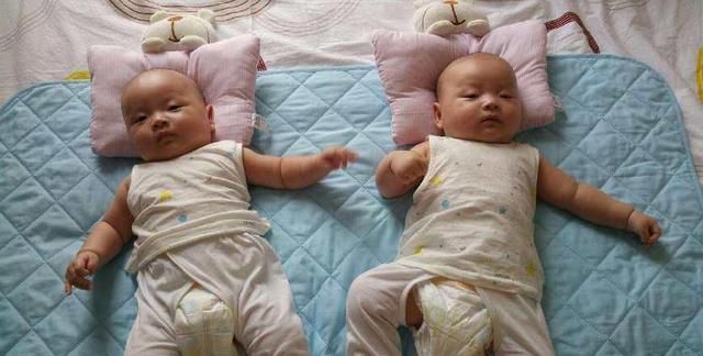 孕妇怀孕26周，产检发现连体婴不愿堕胎，孩子出生全家笑了