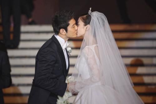 angelababy年收入上亿,10块钱的袜子都嫌贵!明