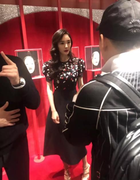 女明星上镜美呆,现实丑哭