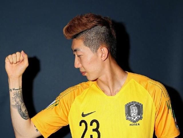 世界杯韩国门将化妆?网友:想知道他用的什么粉